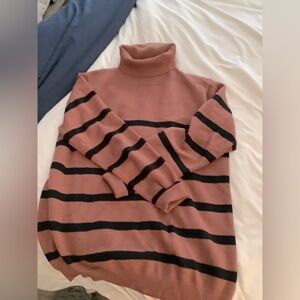 Lot of four fall/winter oversized/slouchy sweaters. EUC - size/fit large.